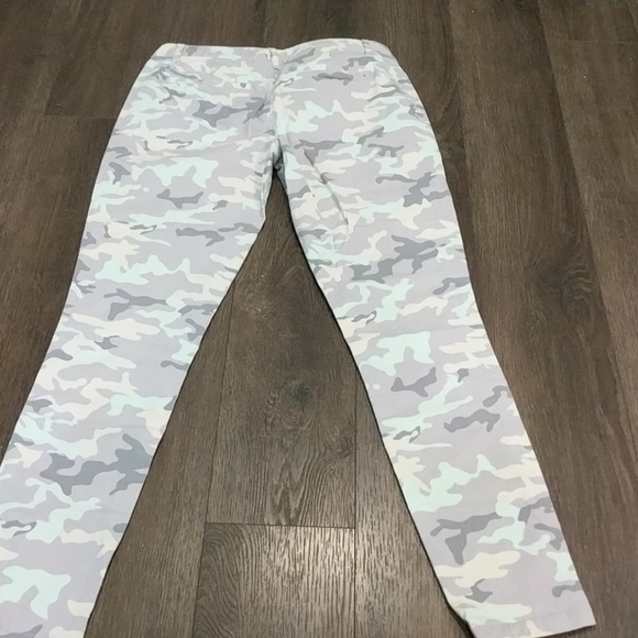 Gap light camo khakis Skinny Mini - Picture 3 of 5